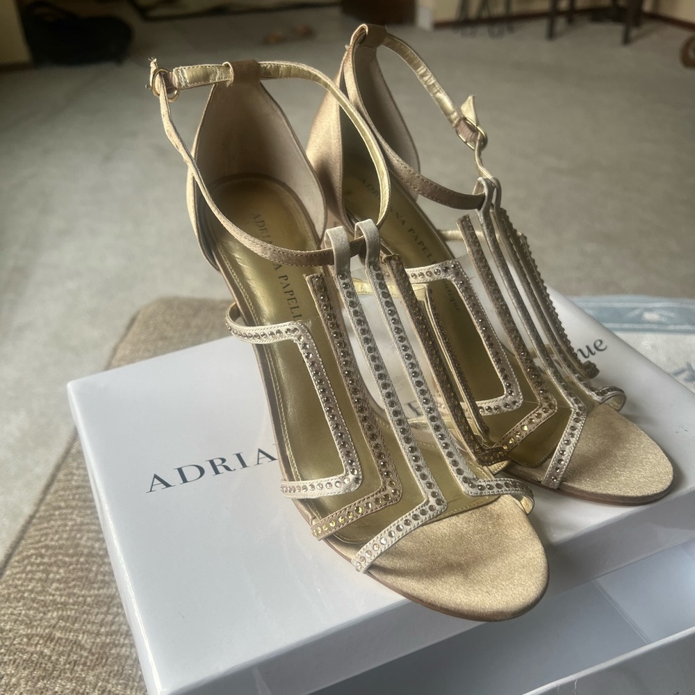 Adrianna papell boutique heels size 9